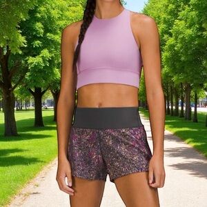 Lululemon Speed Up Mid-Rise Short 4" in Topography Multi / Graphite Grey 4 Tall